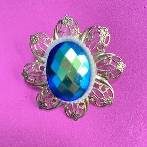 Blue Aurora Borealis Style Shiny Faceted Cabachon Brooch